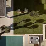 Anastasia - 2 Bedrooms & Heated Pool, By Zantewize *