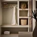 Anastasia - 2 Bedrooms & Heated Pool, By Zantewize *