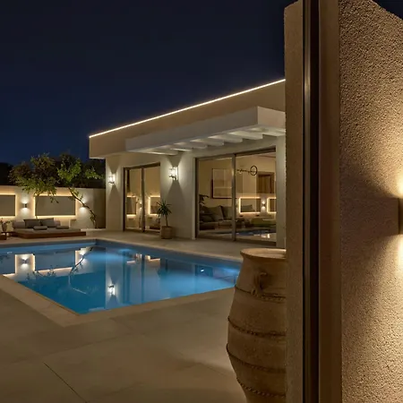 Anastasia - 2 Bedrooms & Heated Pool, By Zantewize Villa *