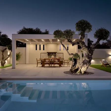 Villa Anastasia - 2 Bedrooms & Heated Pool, By Zantewize