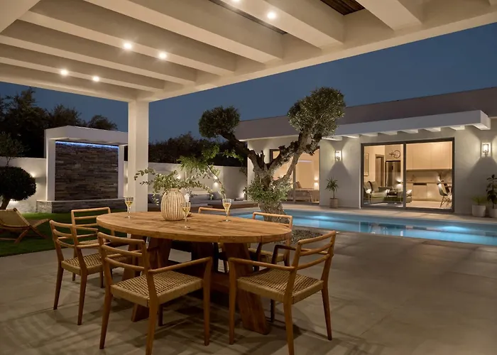 Anastasia With Private Heated Pool, By Zantewize Villa